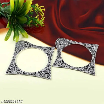 Silver-Toned Oxidised Bangles Ethnic Kada in Square Shape Pattern